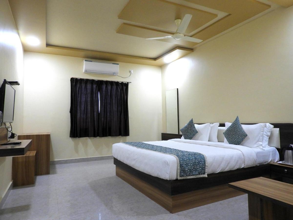 Hotel Somnath Daksh Luaran gambar