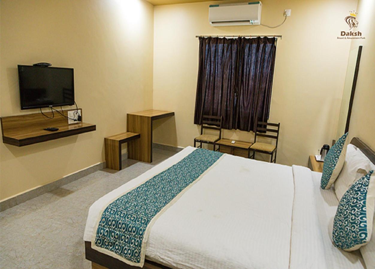 Hotel Somnath Daksh Luaran gambar