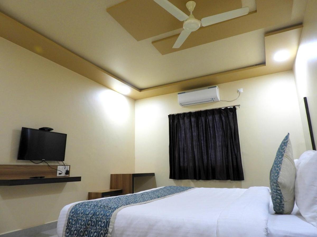 Hotel Somnath Daksh Luaran gambar